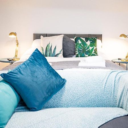Elmo River Studios - 6 En-Suites In Wallasey - Easy Parking - Short And Long Stays Welcome Eksteriør billede