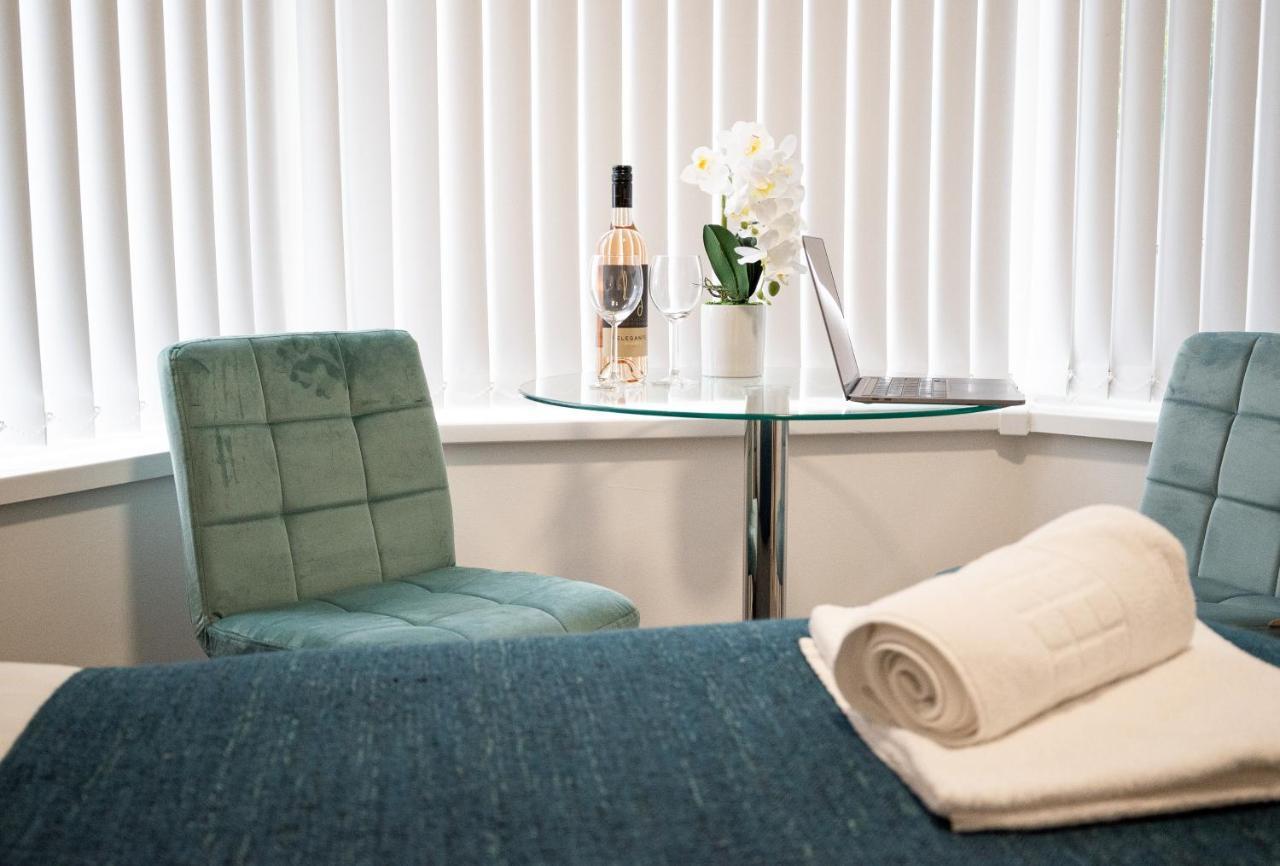 Elmo River Studios - 6 En-Suites In Wallasey - Easy Parking - Short And Long Stays Welcome Eksteriør billede