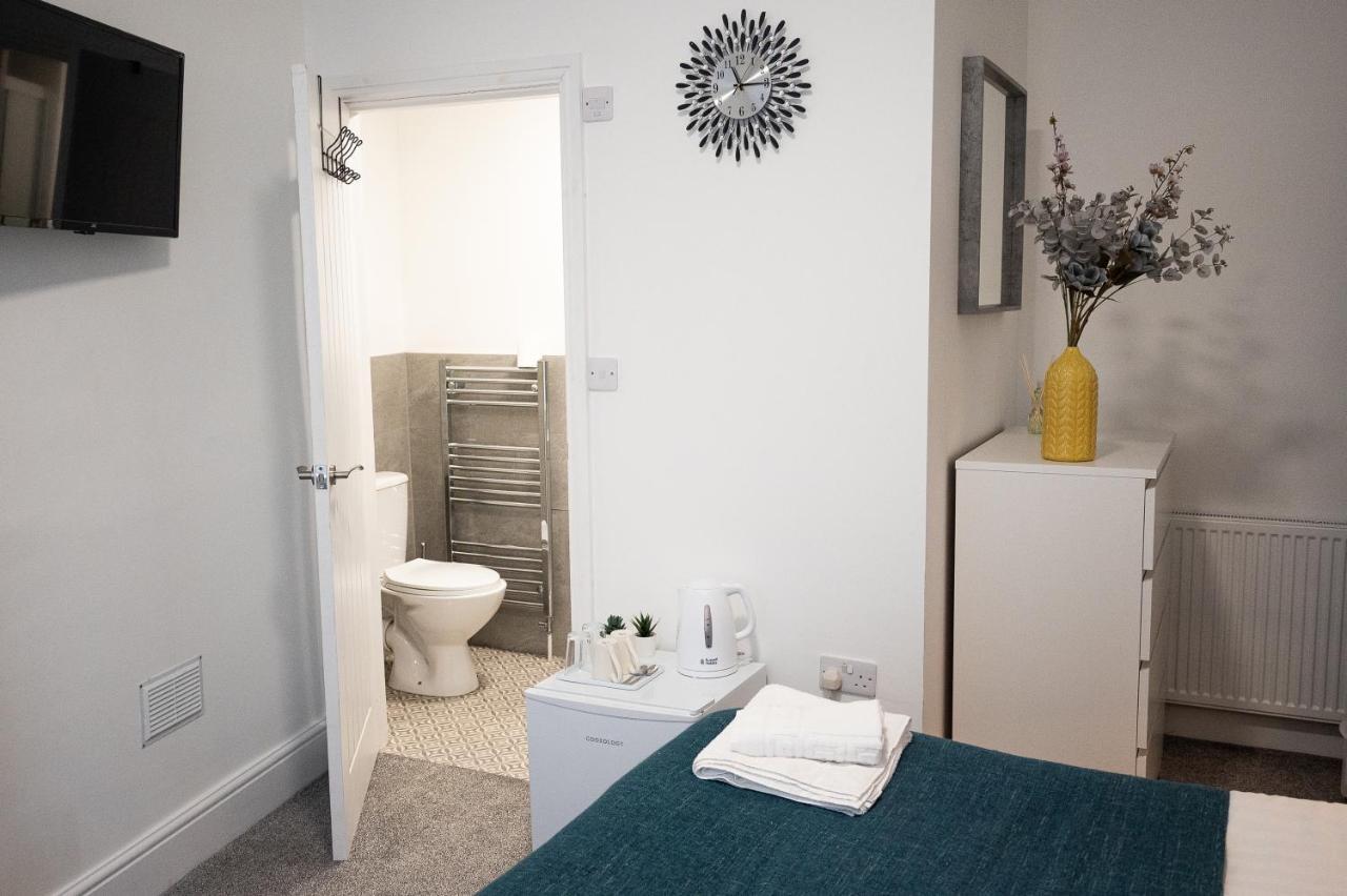 Elmo River Studios - 6 En-Suites In Wallasey - Easy Parking - Short And Long Stays Welcome Eksteriør billede
