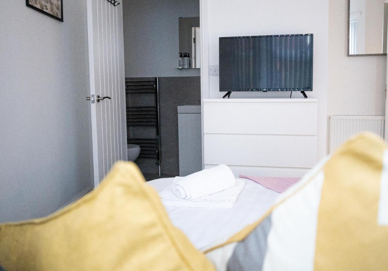 Elmo River Studios - 6 En-Suites In Wallasey - Easy Parking - Short And Long Stays Welcome Eksteriør billede