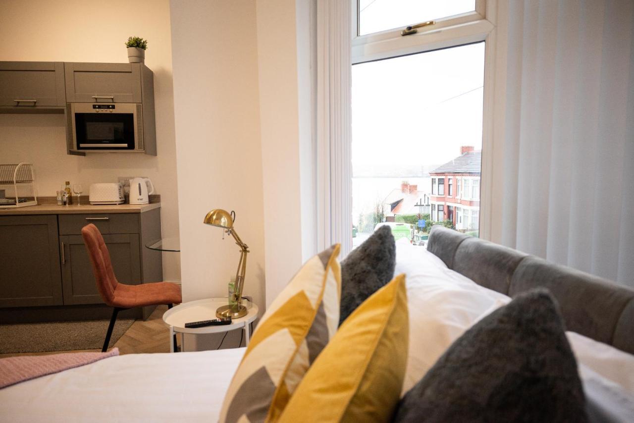 Elmo River Studios - 6 En-Suites In Wallasey - Easy Parking - Short And Long Stays Welcome Eksteriør billede