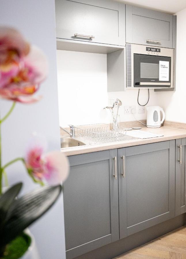 Elmo River Studios - 6 En-Suites In Wallasey - Easy Parking - Short And Long Stays Welcome Eksteriør billede